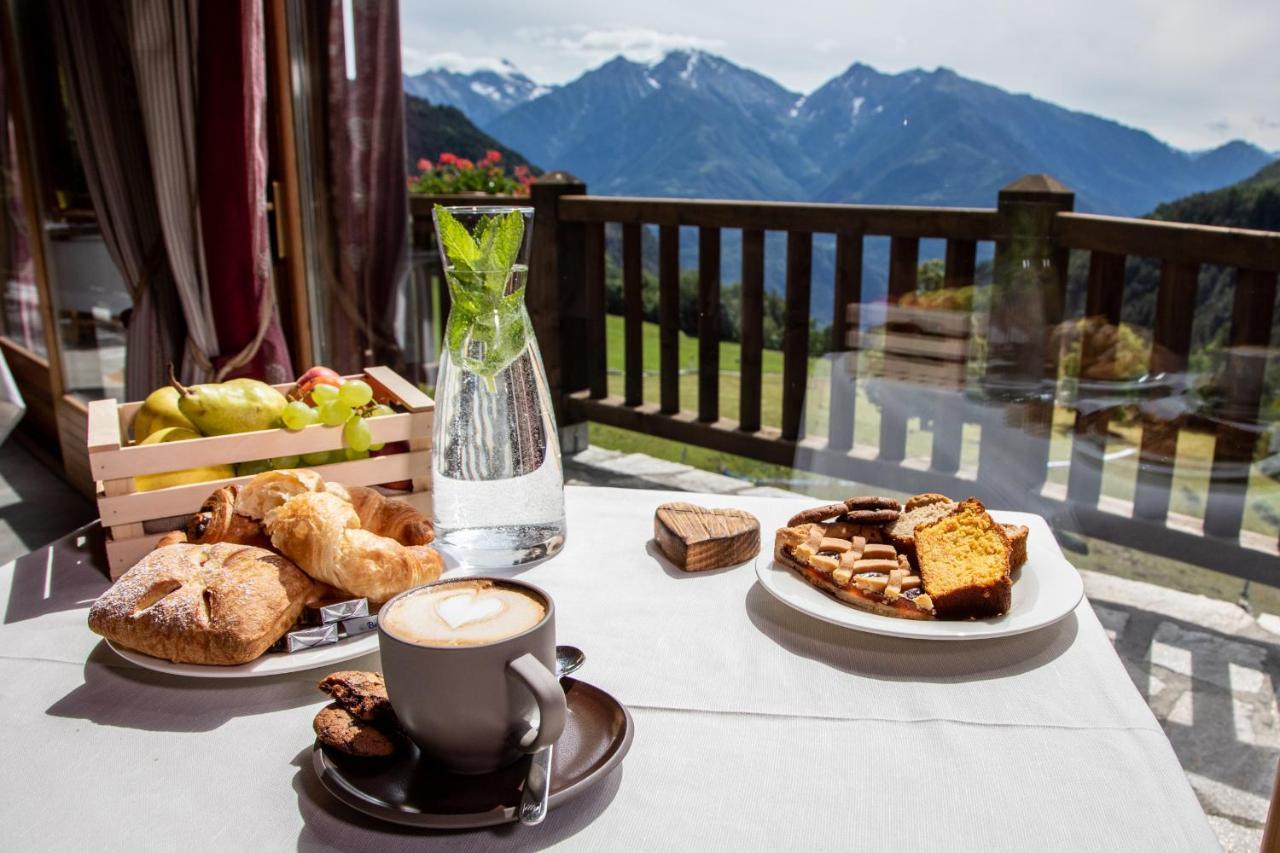 Silou Retreat Hotel Champdepraz Bagian luar foto