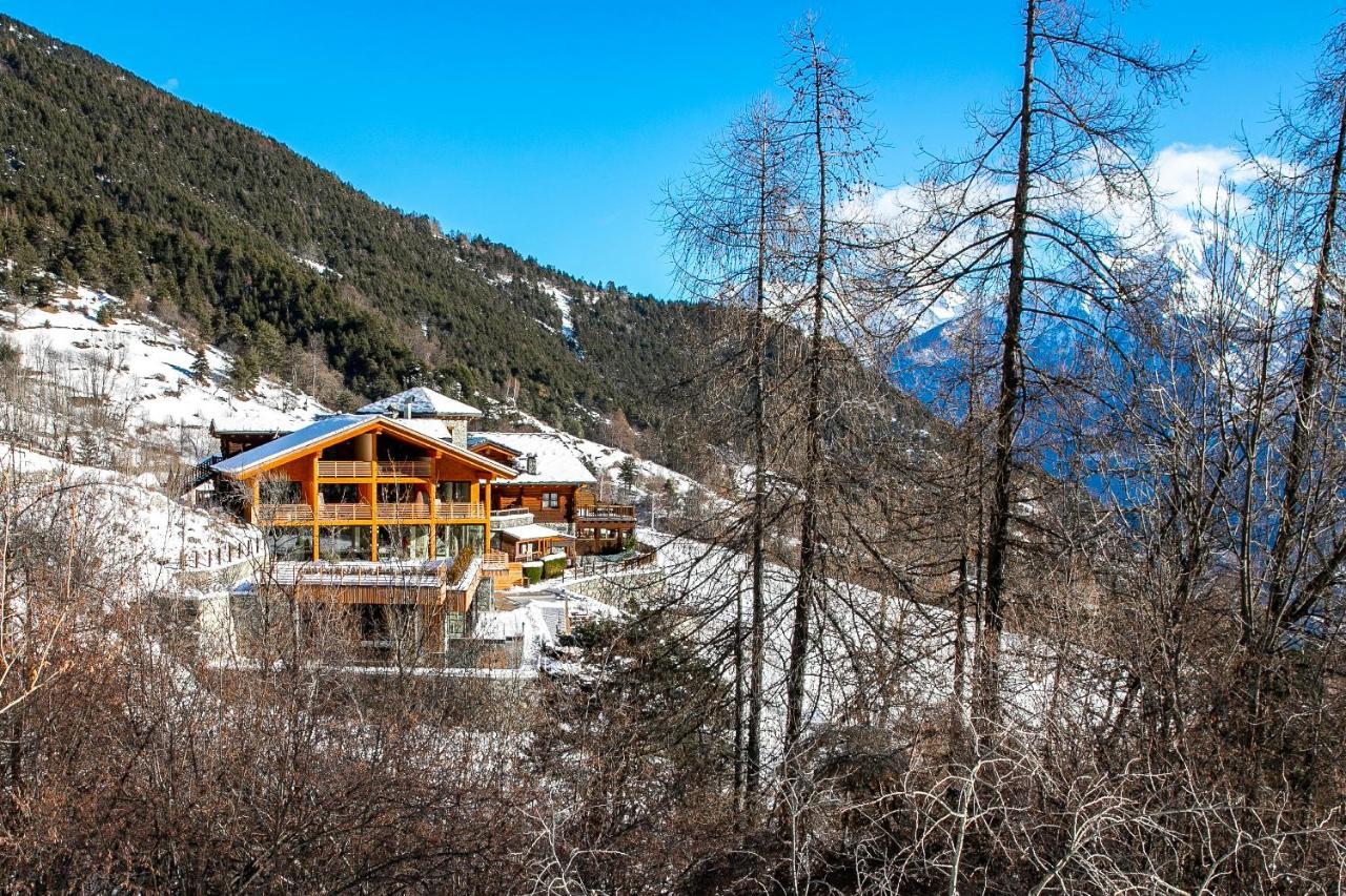 Silou Retreat Hotel Champdepraz Bagian luar foto