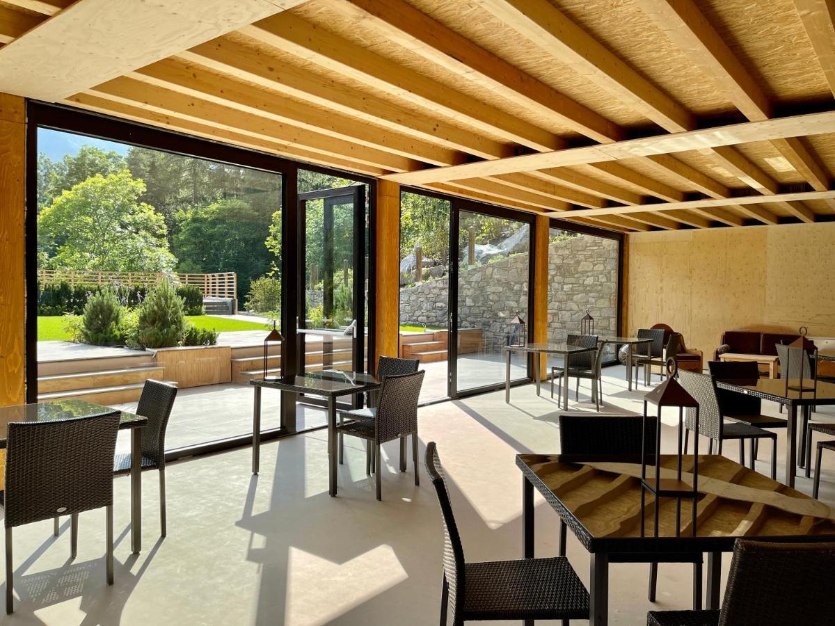 Silou Retreat Hotel Champdepraz Bagian luar foto