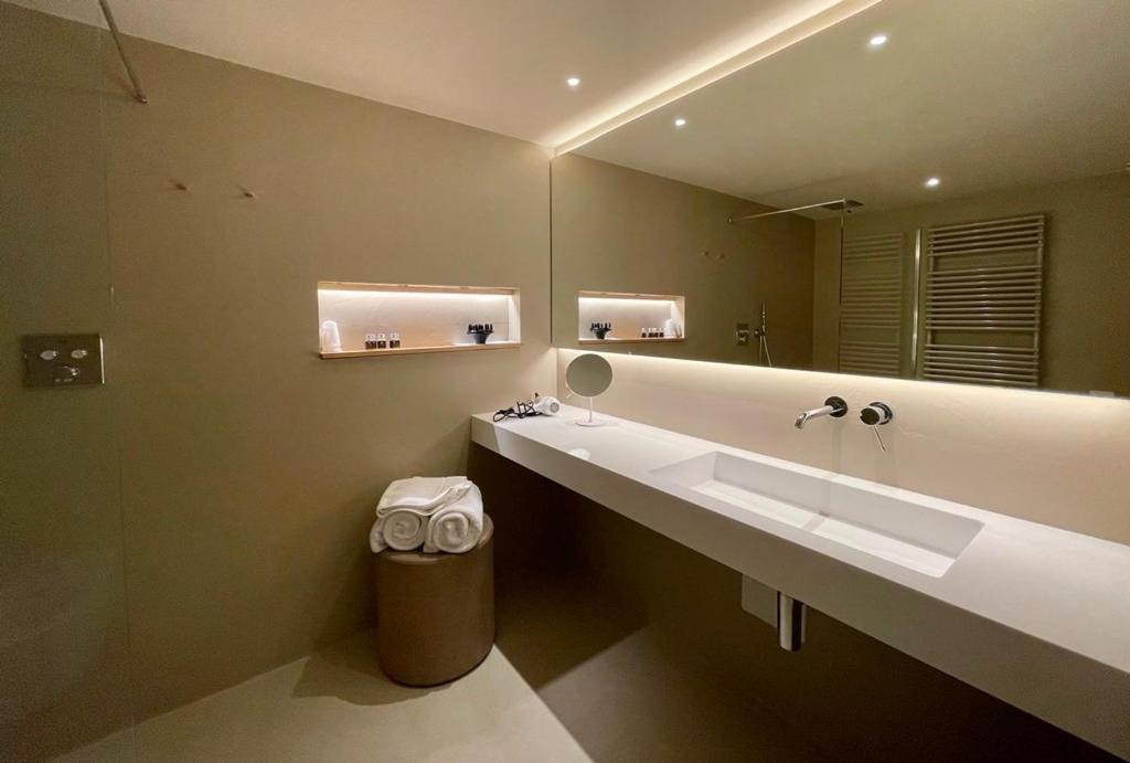 Silou Retreat Hotel Champdepraz Bagian luar foto