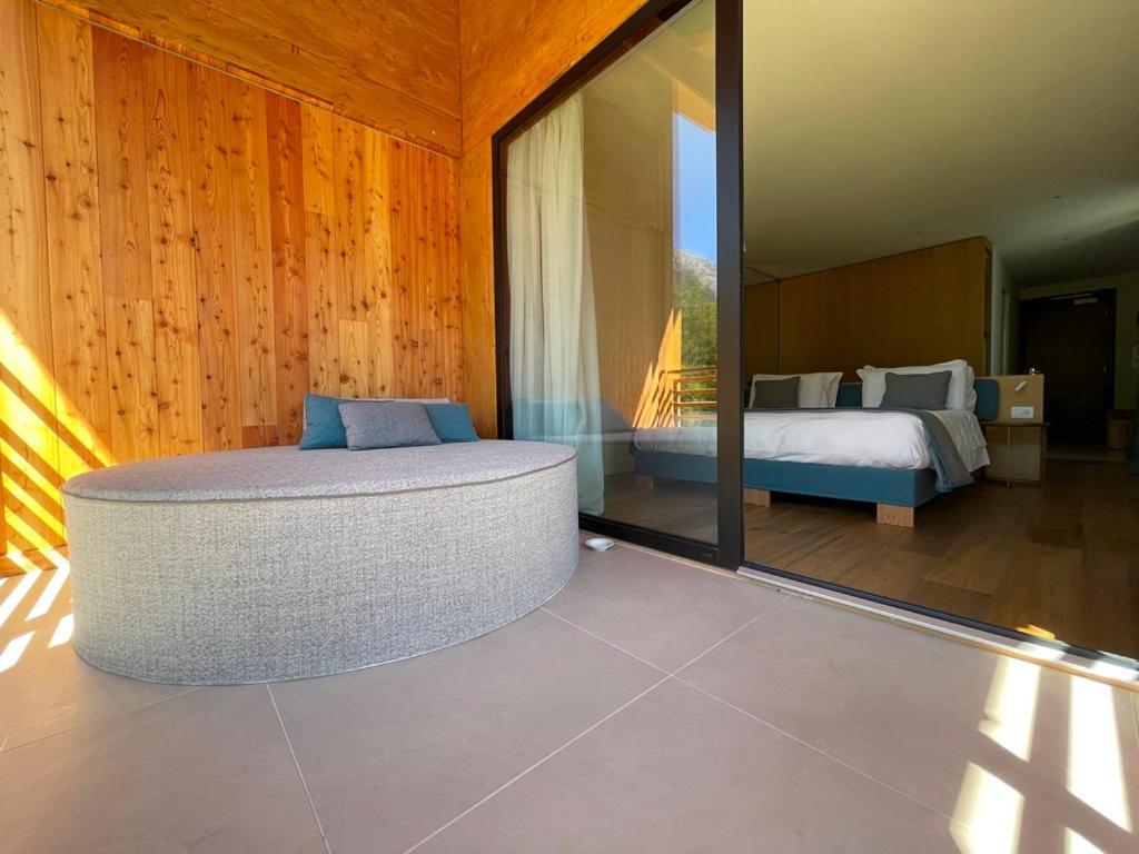 Silou Retreat Hotel Champdepraz Bagian luar foto