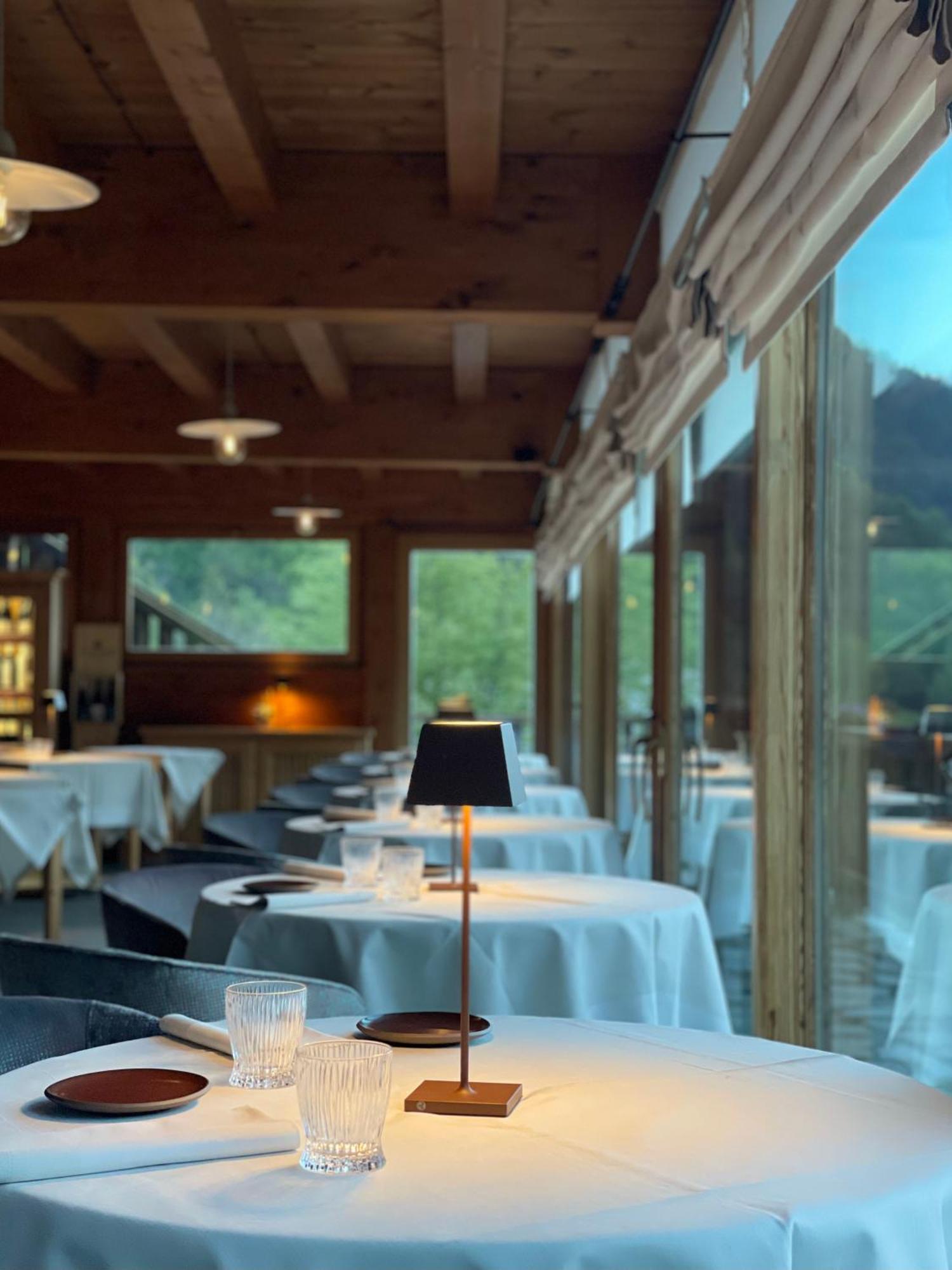 Silou Retreat Hotel Champdepraz Bagian luar foto