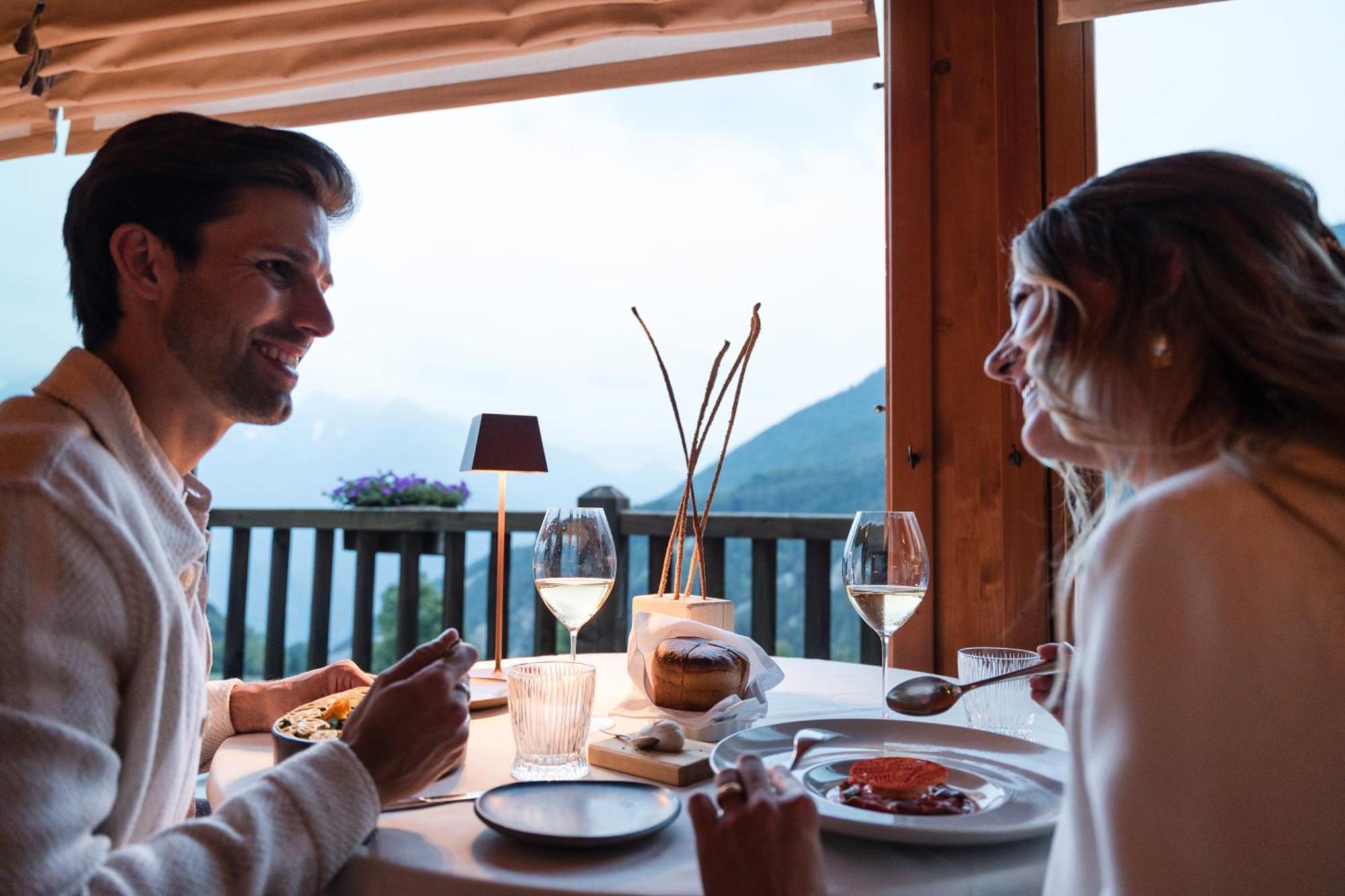 Silou Retreat Hotel Champdepraz Bagian luar foto
