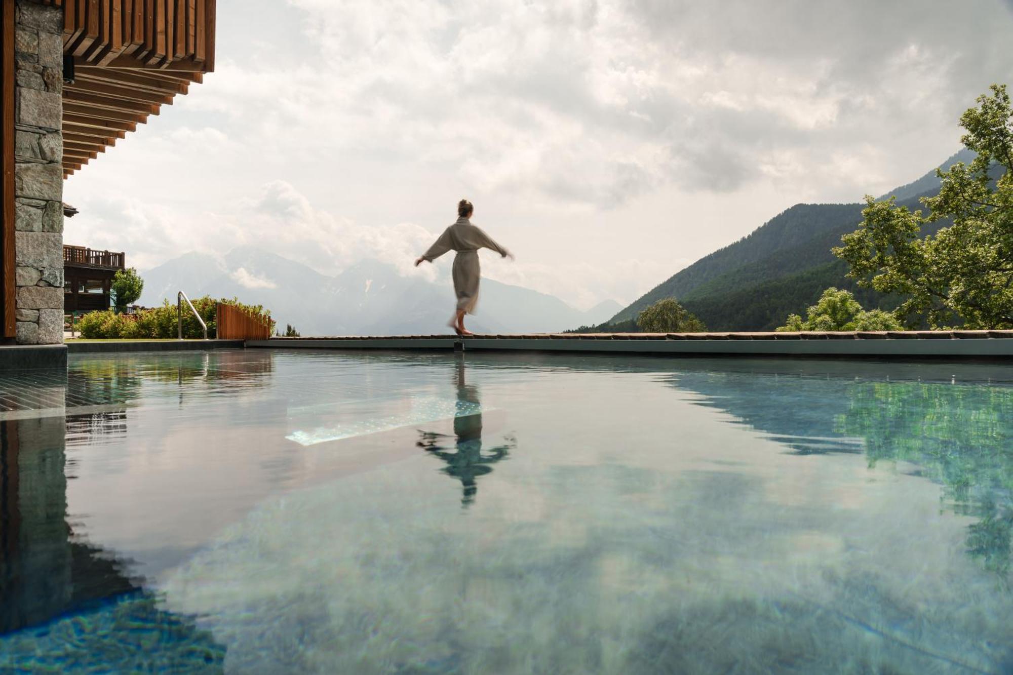 Silou Retreat Hotel Champdepraz Bagian luar foto