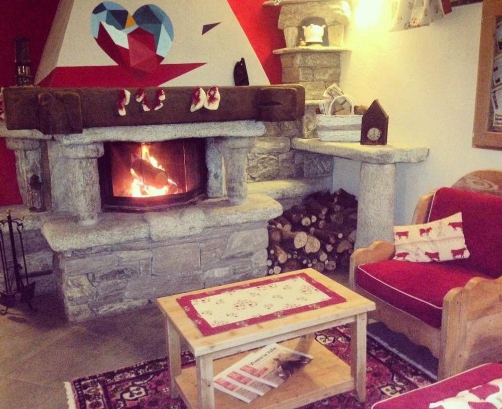 Silou Retreat Hotel Champdepraz Bagian luar foto