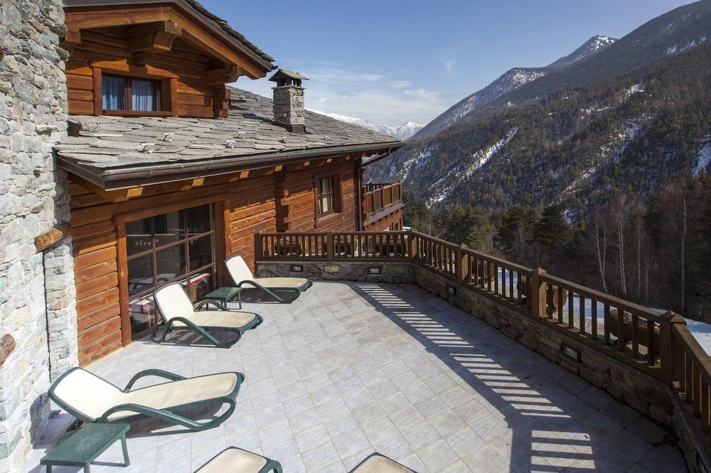 Silou Retreat Hotel Champdepraz Bagian luar foto
