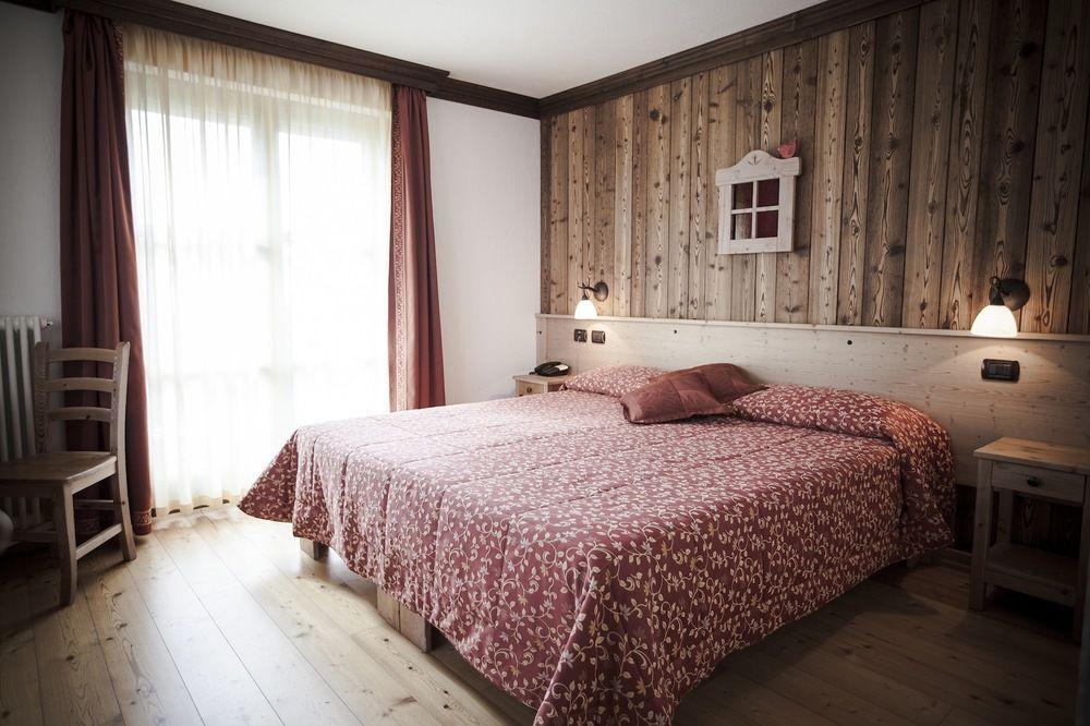 Silou Retreat Hotel Champdepraz Bagian luar foto
