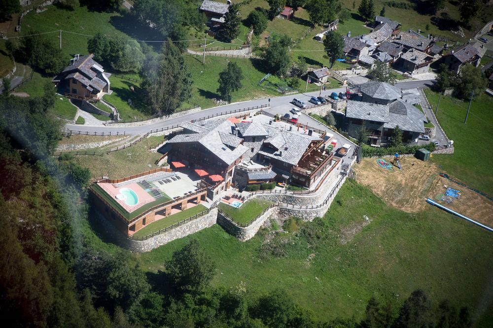 Silou Retreat Hotel Champdepraz Bagian luar foto