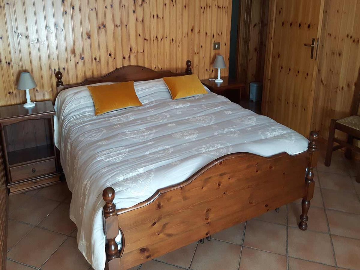 Silou Retreat Hotel Champdepraz Bagian luar foto
