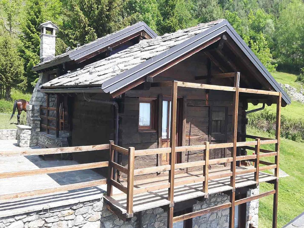 Silou Retreat Hotel Champdepraz Bagian luar foto